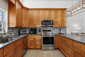 Fridge, microwave, oven, stovetop - 5985- Surf House. Oceanfront Oasis Perfect for Smaller Crews! (Nags Head)