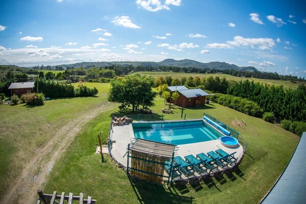 Piscina externa sazonal