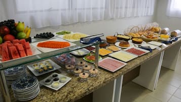 Bao gồm bữa sáng buffet hàng ngày