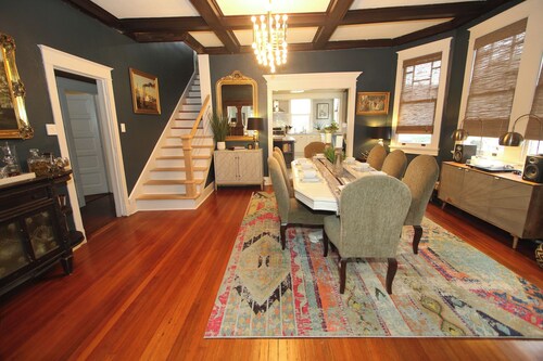 THIS STUNNING AND SPACIOUS UPTOWN OASIS HAS A POOL AND HOT TUB!!!