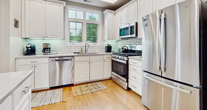 Spacious downtown condo just one block from Kalamazoo River
