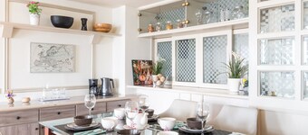 H&K 3/2 Large Family Apartment in Daan