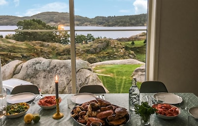Amazing home in Farsund with WiFi