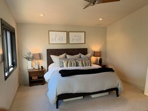 4 bedrooms, iron/ironing board, WiFi, bed sheets