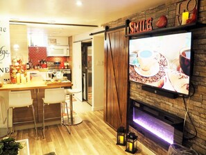 Dining - 💫 DreamCatcher • Modern Romantic Suite w/ Fireplace Pool Table near Thermea Spa (WHITBY)