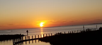 Hatteras 1 Bedroom Condo with Pool  Best Beaches are at the End!!!  Ground Floor