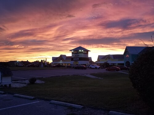 Hatteras 1 Bedroom Condo with Pool  Best Beaches are at the End!!!  Ground Floor