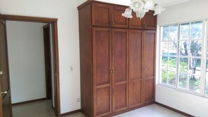 Interior - WITNESSES OF THE TROPICAL FOREST (El Ingenio)