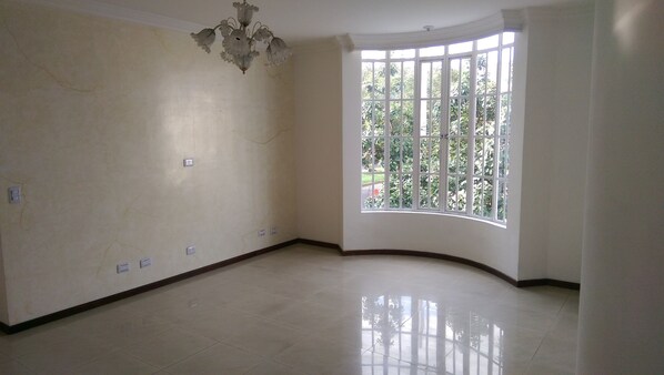 Interior - WITNESSES OF THE TROPICAL FOREST (El Ingenio)