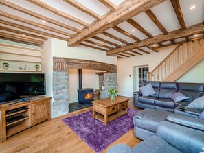 Living area - 4 bedroom accommodation in Bwlch-y-ffridd, near Newtown (Bwlch-y-ffridd, near Newtown)