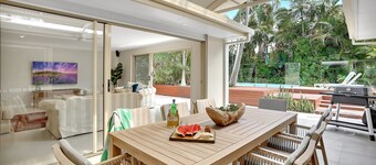 Tropical Oasis - Walk to Beach