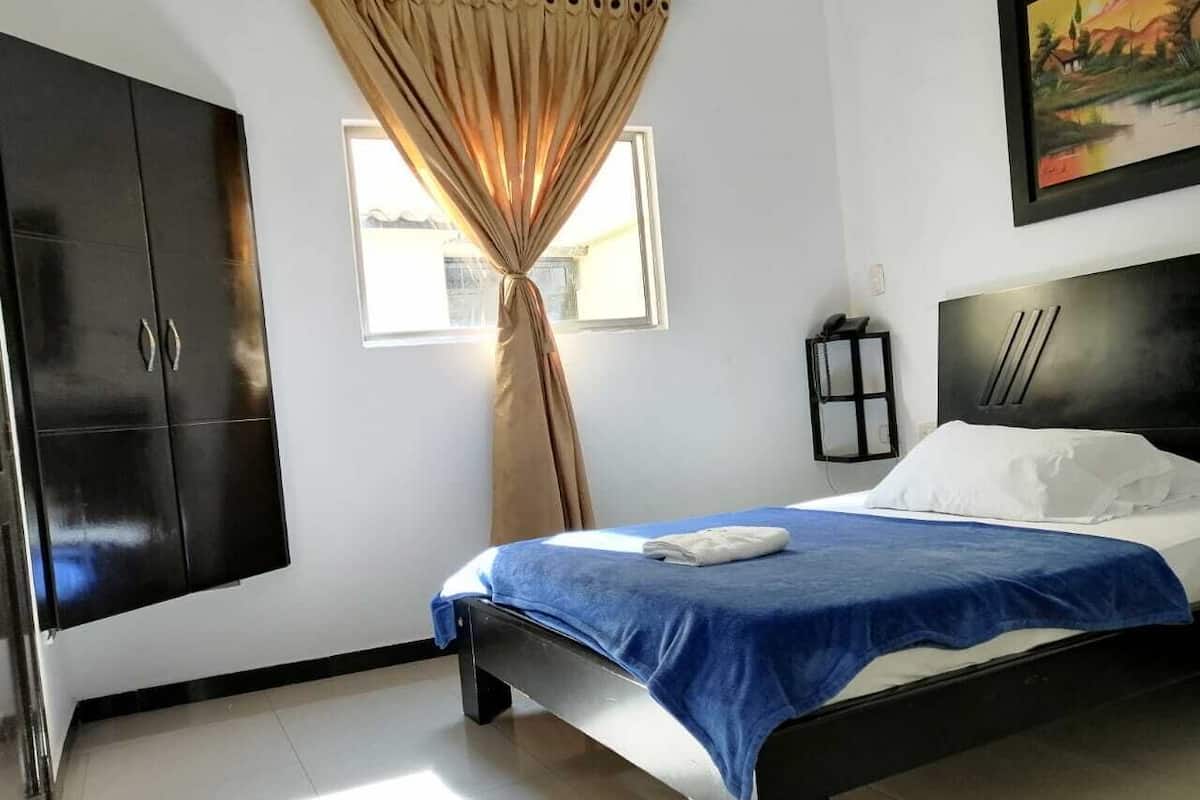 Habitación doble (Fan) | Edredón, insonorización y wifi gratis