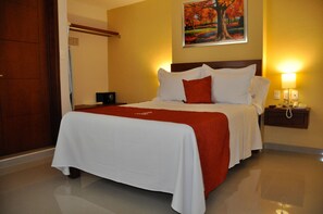 Basic Single Room | In-room safe, desk, iron/ironing board, free WiFi - Hotel Yakar (Córdoba)