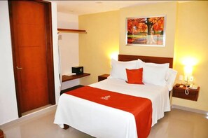 Basic Single Room | In-room safe, desk, iron/ironing board, free WiFi - Hotel Yakar (Córdoba)