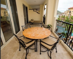 Outdoor dining - Christmas in Cabo 2019 (Cabo San Lucas)