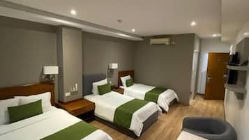 Family Room | Minibar, desk, soundproofing, iron/ironing board