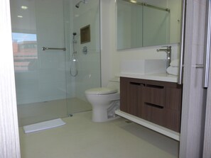 Studio Suite | Bathroom | Shower - Portanova Suites (Rionegro)