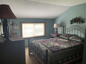 4 bedrooms, WiFi, bed sheets