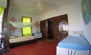 Individually decorated, laptop workspace, bed sheets - La Casona de Lobitos - Cowork (Lobitos)