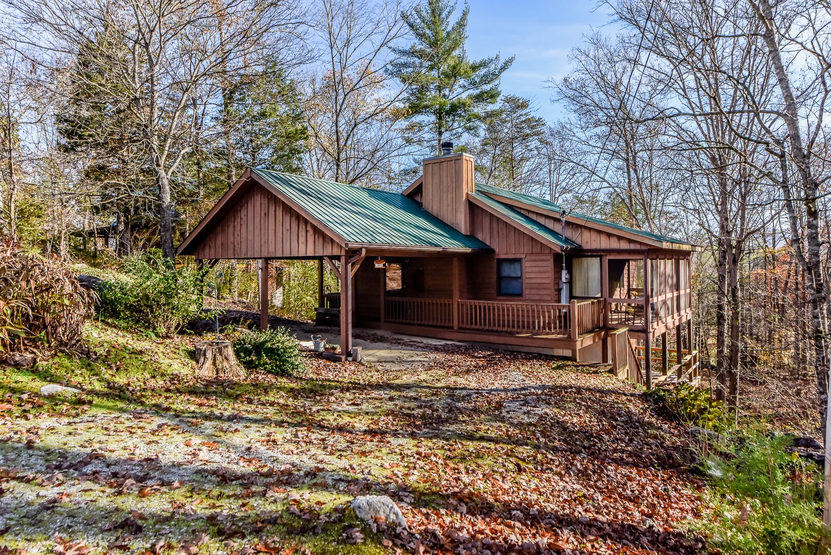 ADVENTURE AWAITS a cozy mountain cottage with carport, WiFi, & FREE POOL ACCESS