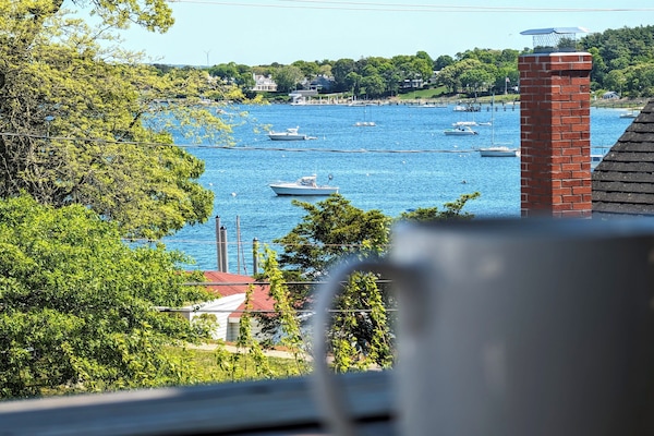 Enjoy your morning coffee with a sea view :)