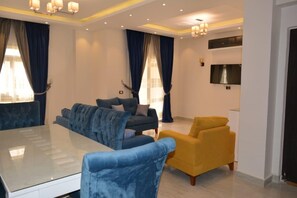 Appartement, 3 chambres, vue jardin (C3-3) | Restauration dans la chambre