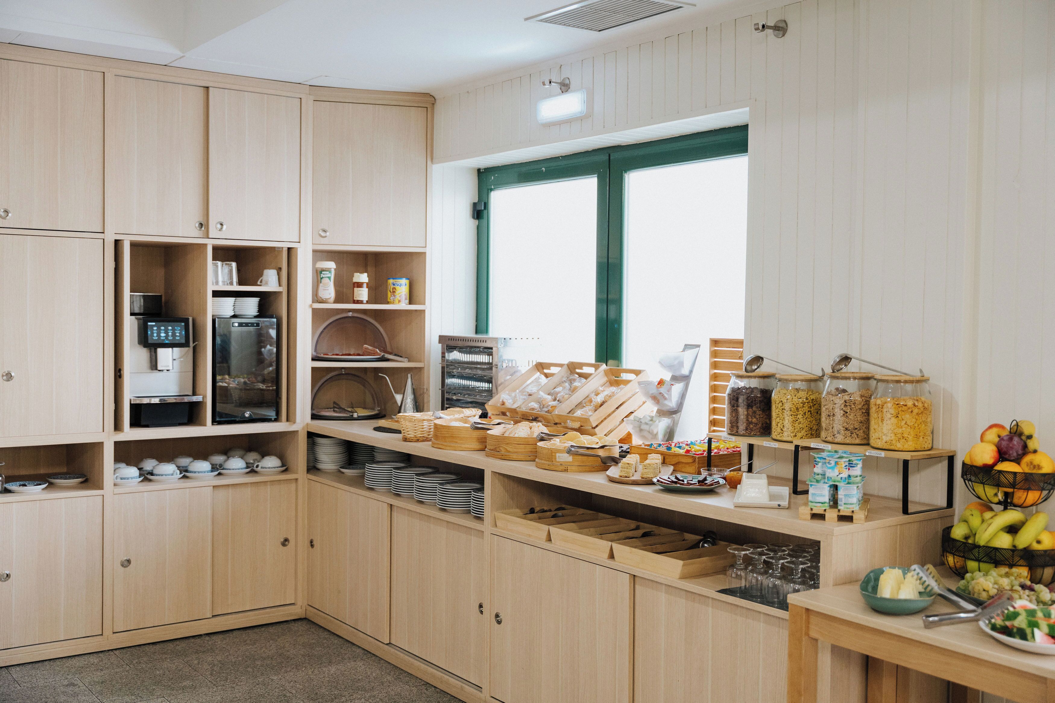 Dagelijks continentaal ontbijt inbegrepen