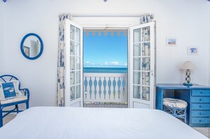 4 bedrooms, iron/ironing board, travel crib, free WiFi