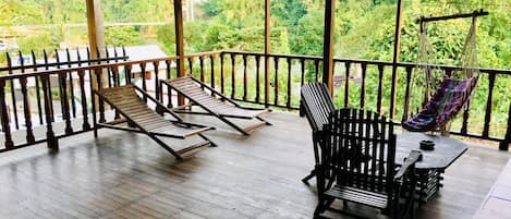 Daily full breakfast (USD 3 per person)