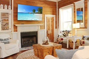 Smart TV - Old Florida, Quite, Historic, Completely Remodeled, Near The Beach (Indian Pass)