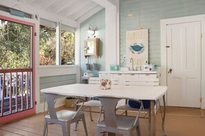 Dining - Old Florida, Quite, Historic, Completely Remodeled, Near The Beach (Indian Pass)