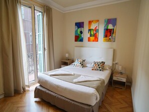 4 bedrooms, iron/ironing board, free WiFi, bed sheets