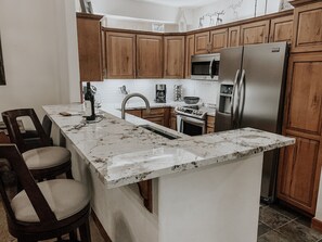 Fridge, microwave, oven, stovetop - TRUE Ski-In Ski-Out Luxury 2 bd. 2 bth -Riverbend Lodge -Perfect location! (Breckenridge)