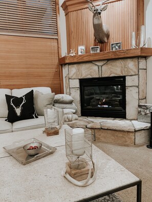 Interior - TRUE Ski-In Ski-Out Luxury 2 bd. 2 bth -Riverbend Lodge -Perfect location! (Breckenridge)