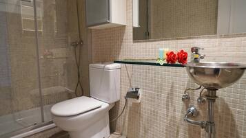 Dusch, hÄrtork, handdukar och tvÄl