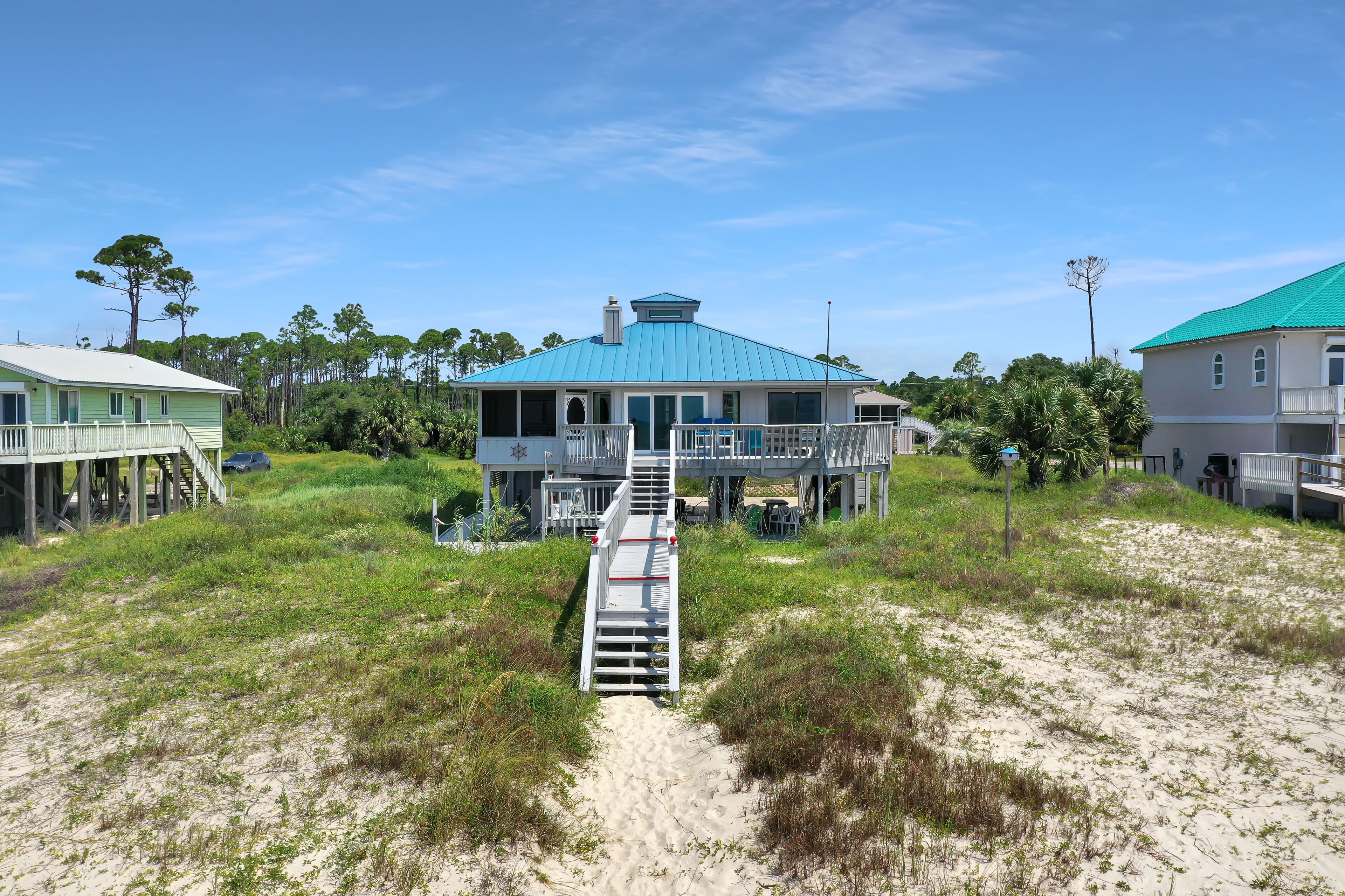 Great Area, Gulf Front, Single Level ~ The Anchorage