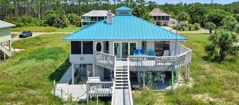 Great Area, Gulf Front, Single Level ~ The Anchorage