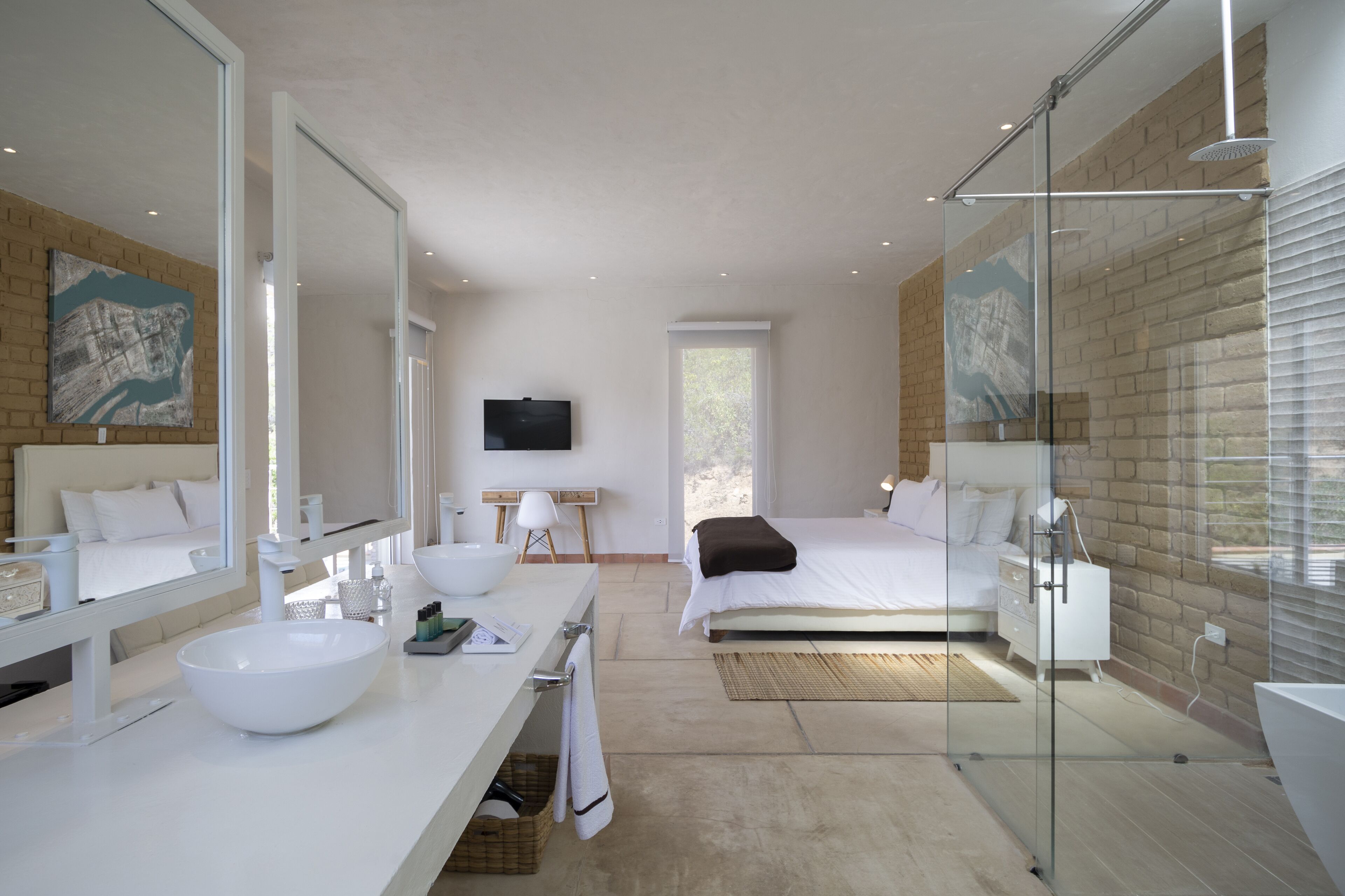 Svit Premium | Sängtillbehör av högsta kvalitet, minibar och arbetsyta för laptop