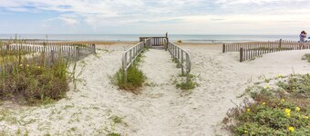 新しく改装されたビーチコンドミニアム-アナスタシア島、セント オーガスティンビーチ