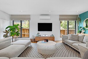 TV - Seaside Tranquility (Rye)