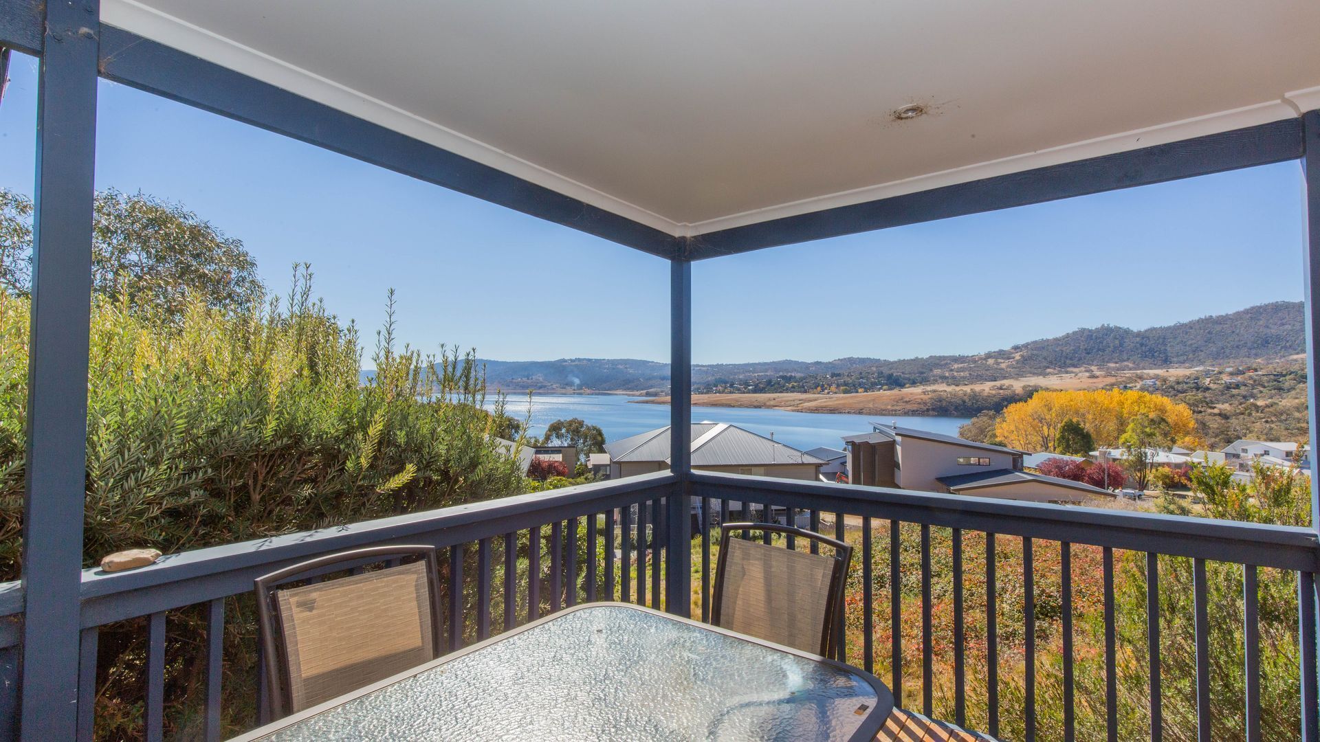 Lakehaus - 2/11 Rainbow Drive — image 3