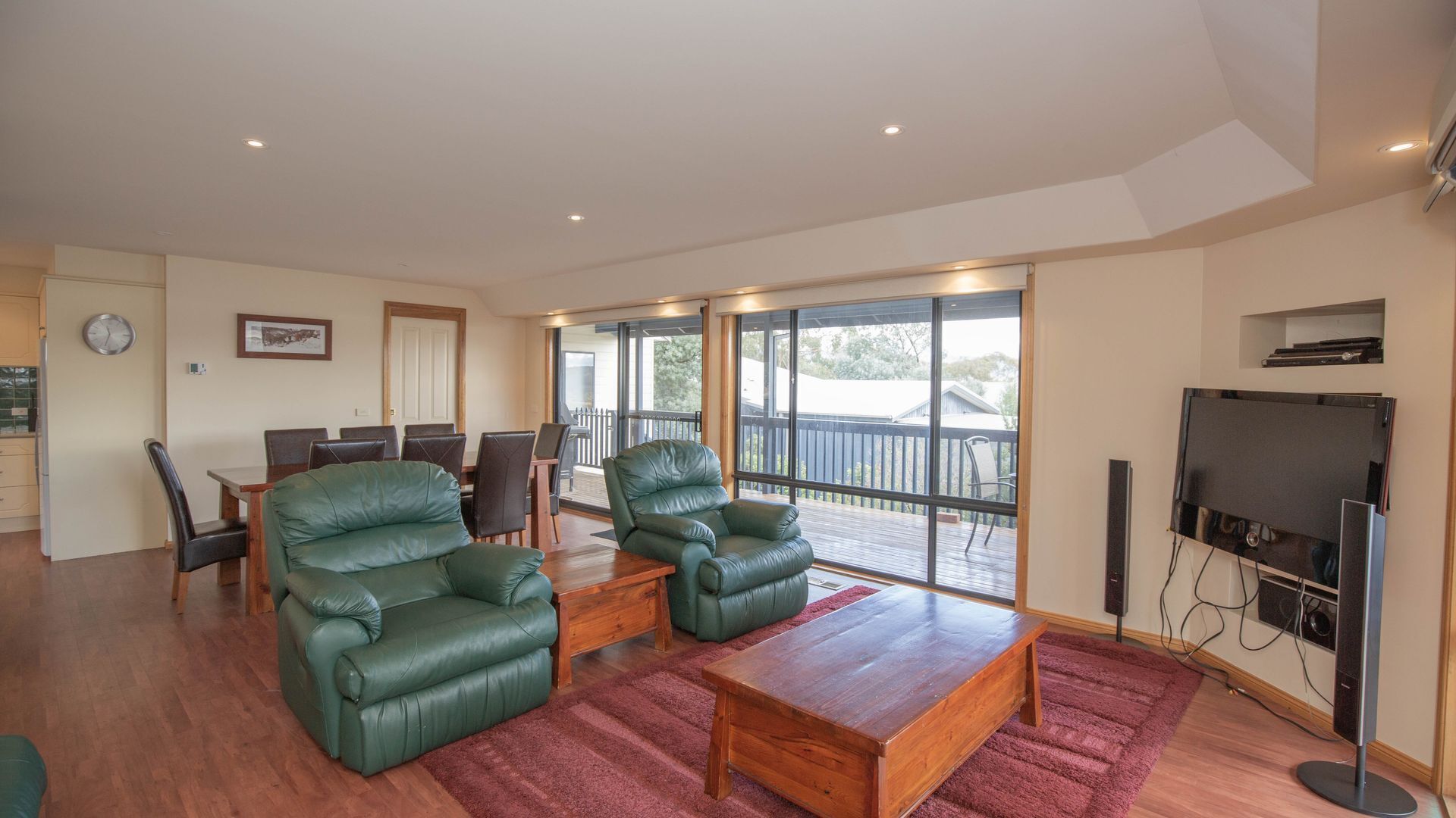 Lakehaus - 2/11 Rainbow Drive — image 5