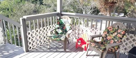 Maison, plusieurs lits, balcon, vue jardin | Vue depuis le balcon