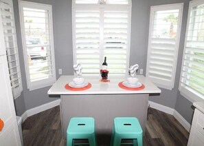 独立别墅, 多张床, 私人游泳池, 泳池景观 | 私人厨房 | 冰箱、微波炉、炉灶、洗碗机