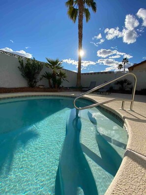 Pool - Affordable VILLA ROSA close to Vegas Blvd. (Las Vegas)