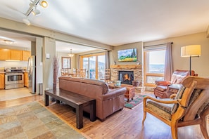 Flat-screen TV, fireplace