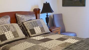 Deluxe House | 3 bedrooms, individually decorated, individually furnished