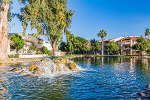 Property grounds - Waterfront with 2 KING Beds and full-size bunks (Phoenix)