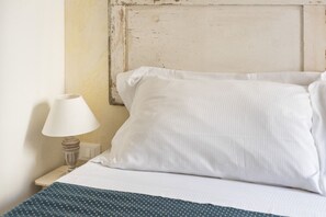 1 bedroom, iron/ironing board, travel cot, free WiFi