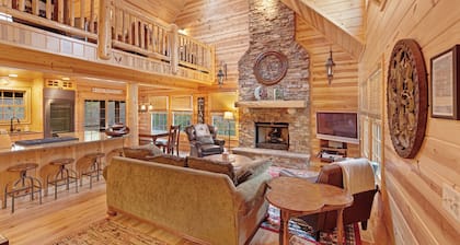 Log Cabin-Style Home with Private Hot Tub and Close Proximity to the Lake